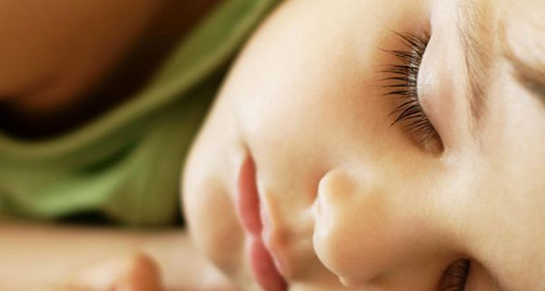 خواب بعدازظهر کودک